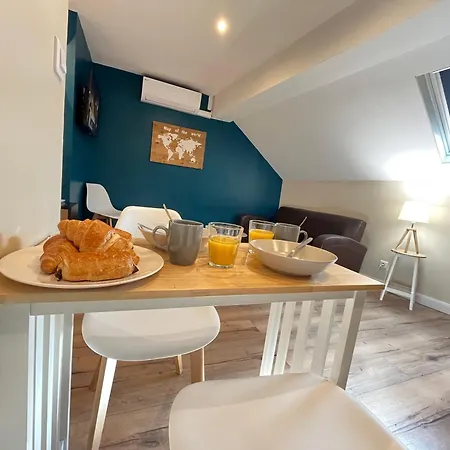 Danton Confortable Chaleureux Proche Centre-ville アパート